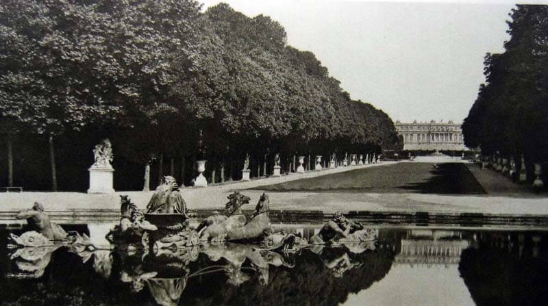 Photo image of Apollo's Pool and the Grand Carpet. Versailles palace, Paris, France.