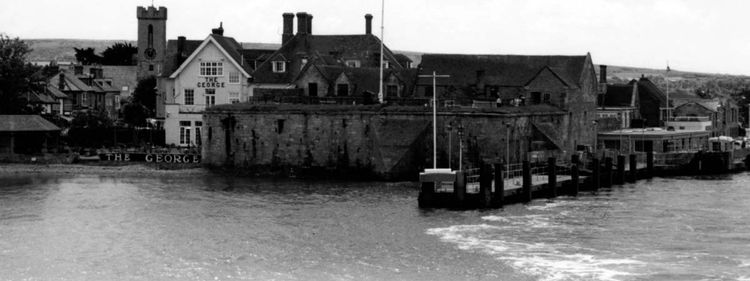 Photo image of Yarmouth Castle, George Inn and St. James' church. Isle of Wight.